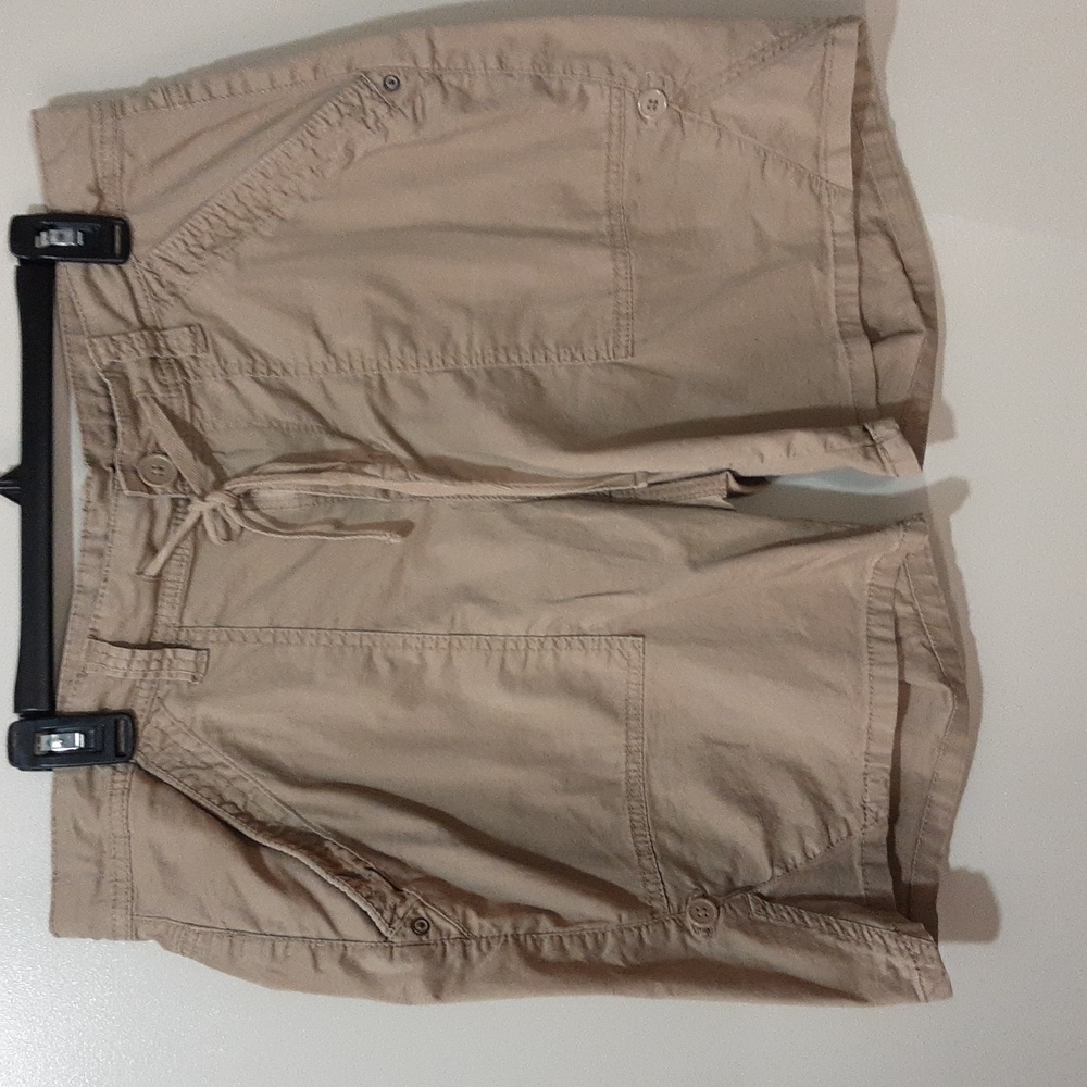 Woman's 14W shorts